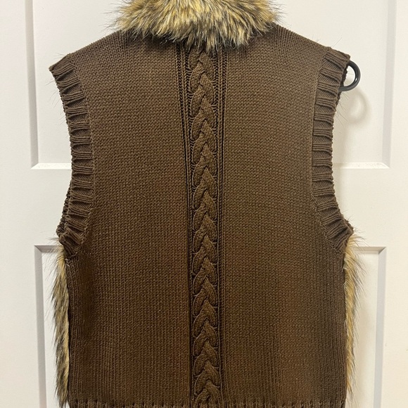 Peter Nygard Faux Fur Vest in Brown and Tan - Picture 4 of 7